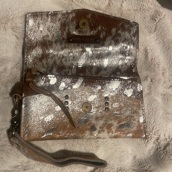 Keep it Gypsy acid washed cowhide wristlet - Picture 4 of 8